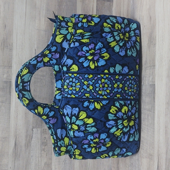 Vera Bradley Handbags - Vera Bradley~Abby~Indigo Pop